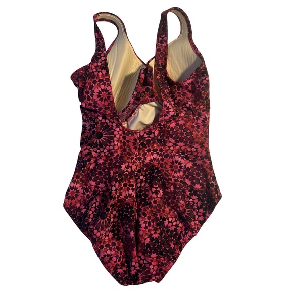 Miraclesuit One Piece Swimsuit Red Black Underwire Ruching Size 12 14* Flaw - Picture 3 of 10